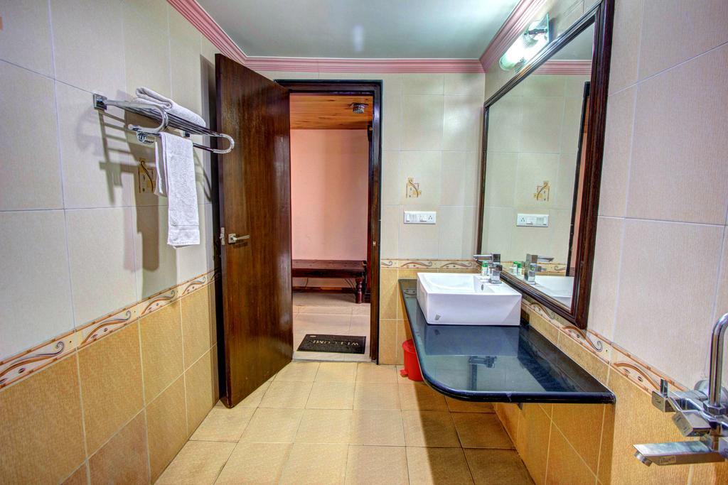 Hotel The Himachal Inn Manāli Dış mekan fotoğraf